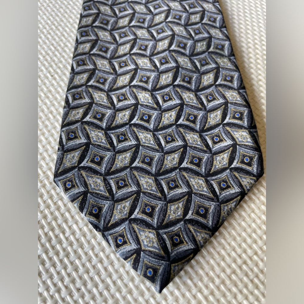 Robert Talbott Necktie Grey Navy 100% Imported Silk Hand Sewn Geometric Men